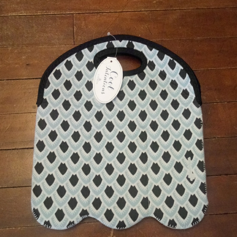 Cool Intentions wine carrying bag
